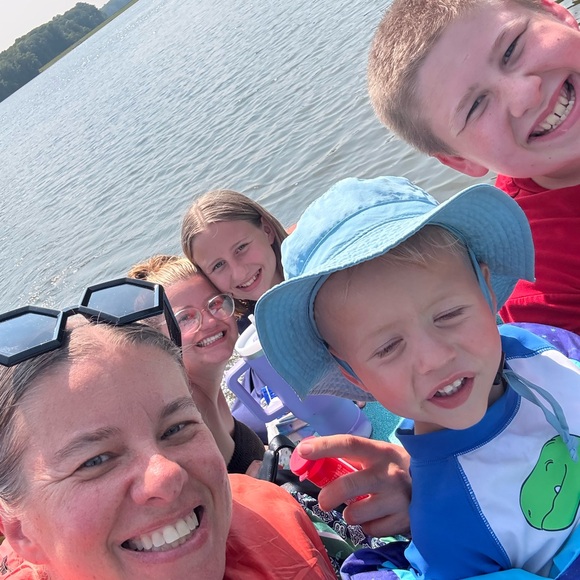 Meet your Posher, Jennifer - Picture 11 of 16